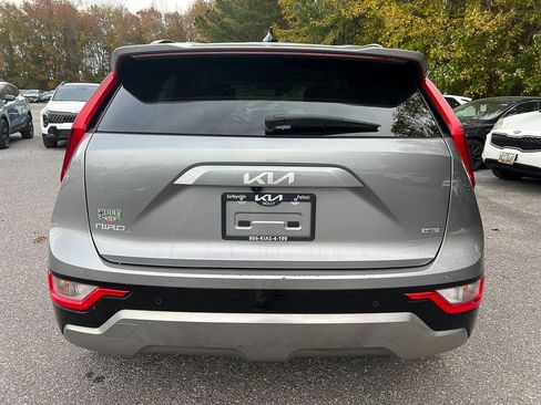 Used 2023 Kia Niro EX Touring image 4