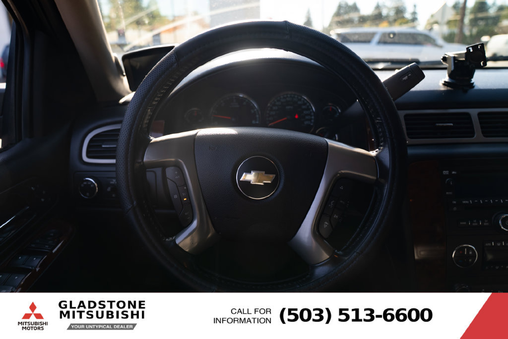 Used 2012 Chevrolet Suburban LT w/ Luxury Package AWD/4WD image 12