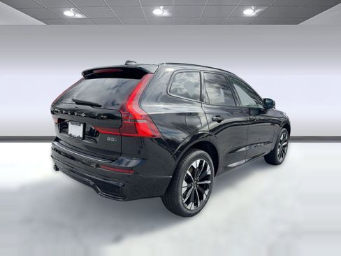 New 2026 Volvo XC60 B5 Plus w/ Protection Package Premier image 9