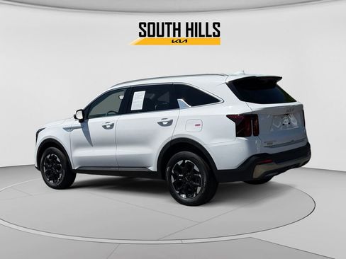 Certified 2025 Kia Sorento S AWD/4WD image 3