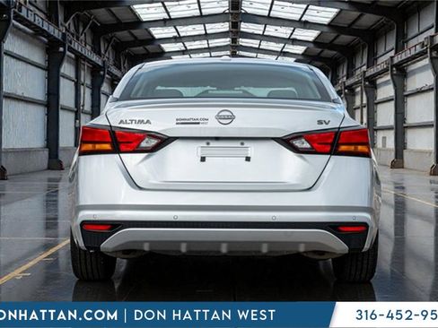 Used 2024 Nissan Altima 2.5 SV image 30