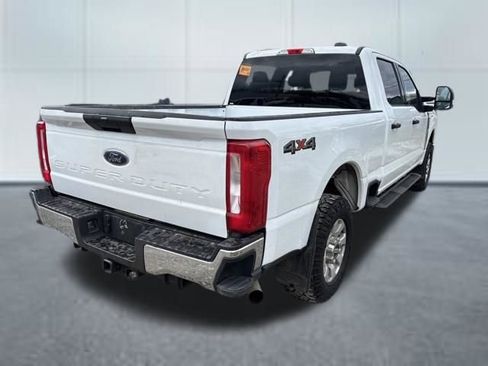 Used 2024 Ford F250 XLT AWD/4WD image 9
