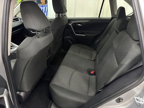 Used 2022 Toyota RAV4 XLE image 6