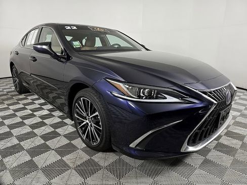 Certified 2022 Lexus ES 300h w/ Premium Package image 4