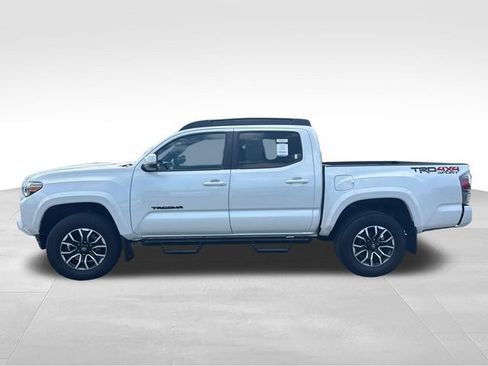 Used 2023 Toyota Tacoma TRD Sport w/ Technology Package AWD/4WD image 2