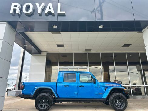 Used 2023 Jeep Gladiator Mojave w/ Trailer Tow Package AWD/4WD image 1