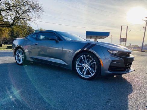 Used 2019 Chevrolet Camaro SS image 6