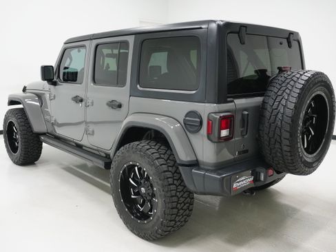 Used 2020 Jeep Wrangler Unlimited Sahara image 6