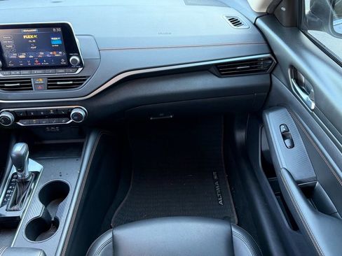 Used 2020 Nissan Altima 2.5 SR w/ Premium Package image 9