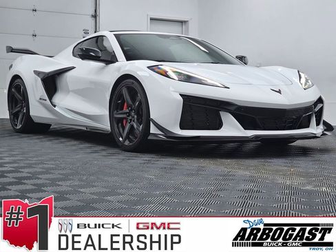 Used 2024 Chevrolet Corvette Z06 w/ Z07 Performance Package image 1