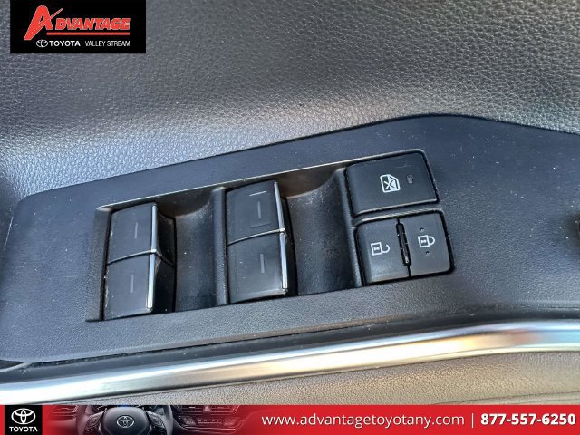 Certified 2021 Toyota Highlander Limited AWD/4WD image 23