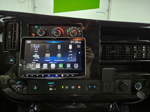 New 2024 GMC Savana 2500 image 29