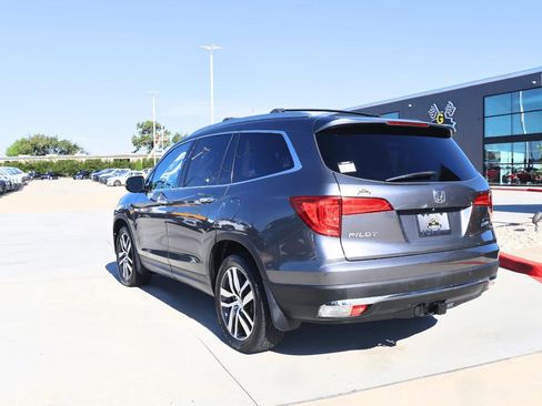 Used 2016 Honda Pilot Touring image 3