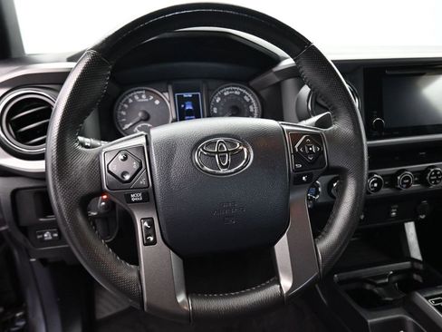 Used 2017 Toyota Tacoma TRD Off-Road image 14