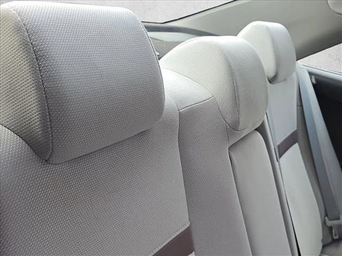 Used 2014 Toyota Camry L image 19