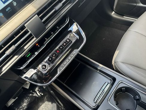 New 2026 Lincoln Corsair Premiere image 30