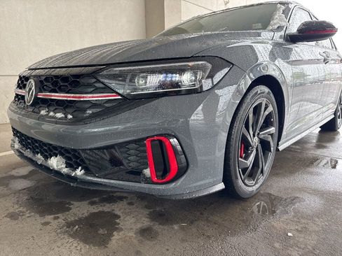 Used 2024 Volkswagen Jetta GLI Autobahn image 9