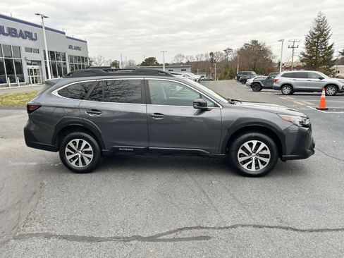 Used 2023 Subaru Outback Premium image 2