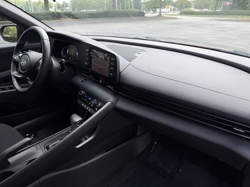 Used 2025 Hyundai Elantra Sport FWD image 32