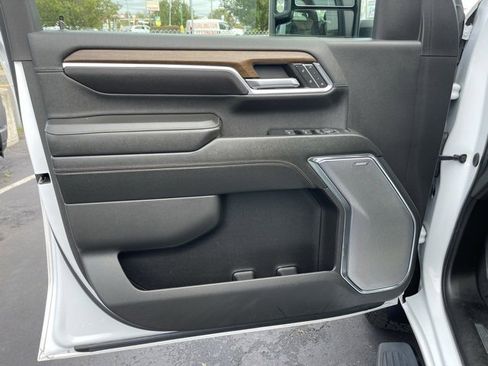 Used 2024 Chevrolet Silverado 3500 High Country image 11