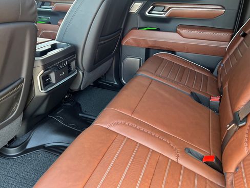 Used 2025 GMC Sierra 1500 Denali Ultimate image 12