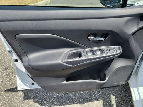 New 2025 Nissan Versa SV w/ Trunk Package FWD image 18