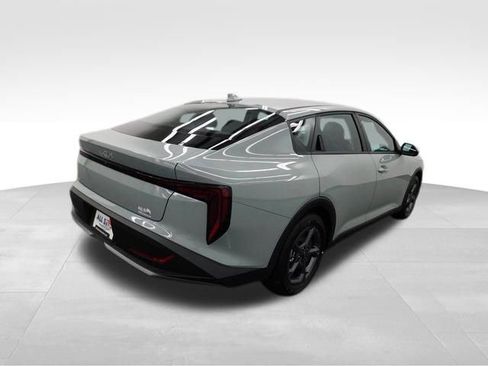 Used 2025 Kia K4 LXS image 8