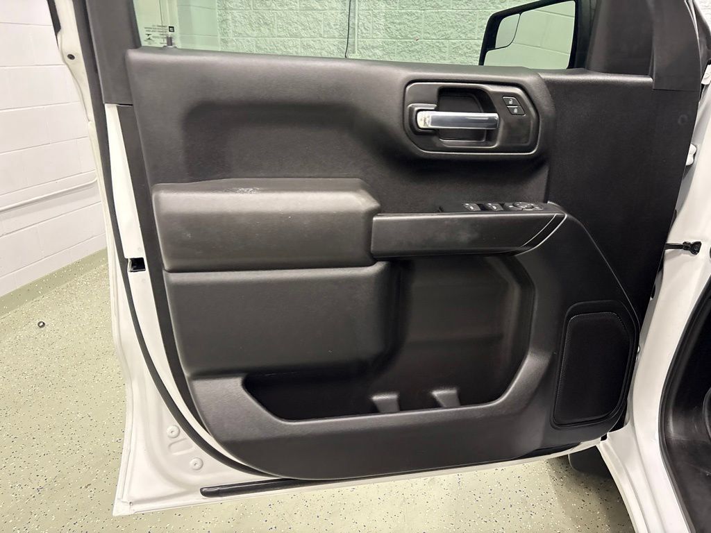 Used 2023 Chevrolet Silverado 1500 Custom AWD/4WD image 16