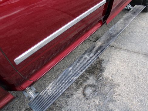 Used 2017 RAM 1500 Laramie w/ Convenience Group image 11