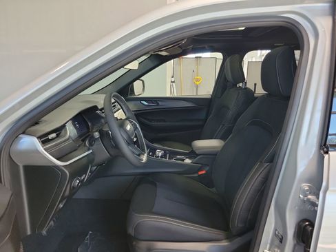 New 2026 Jeep Grand Cherokee Laredo X AWD/4WD image 10