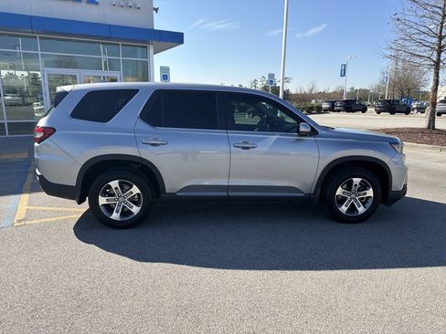 Used 2023 Honda Pilot EX-L image 8