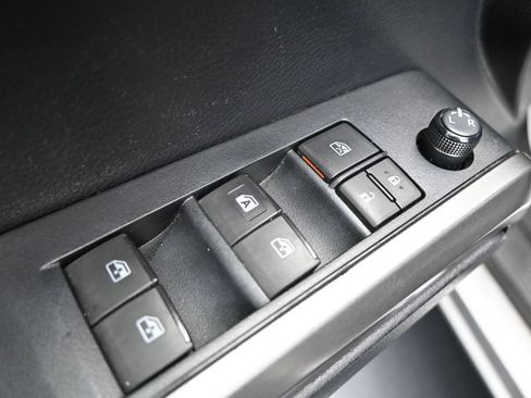 Used 2019 Toyota Tacoma SR5 AWD/4WD image 11