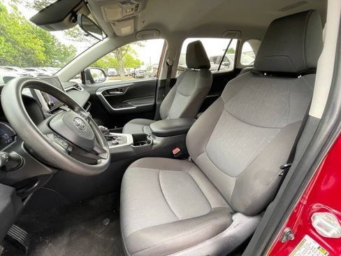 Used 2025 Toyota RAV4 XLE AWD/4WD image 23