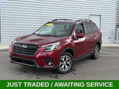 Used 2023 Subaru Forester Premium AWD/4WD image 1