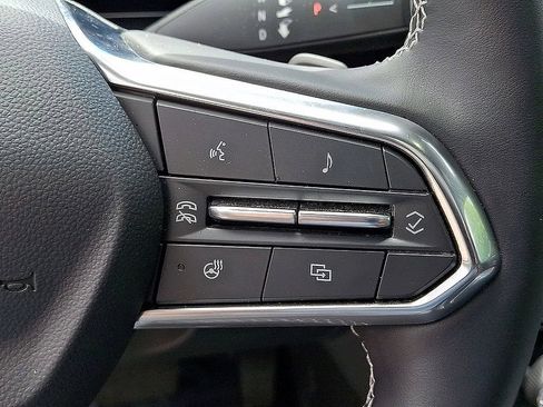 Used 2024 Chevrolet Traverse Z71 AWD/4WD image 24