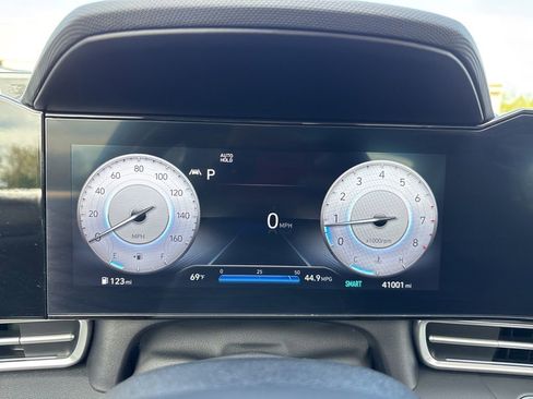 Used 2023 Hyundai Elantra Limited FWD image 28