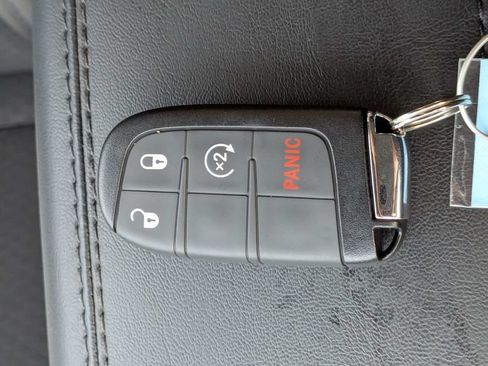 New 2026 Jeep Compass Latitude AWD/4WD image 31