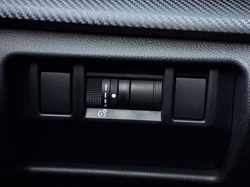 Certified 2025 Subaru Crosstrek 2.5i Limited w/ Crosstrek Mirror Package image 11