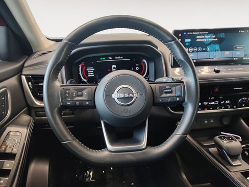 Certified 2024 Nissan Rogue Platinum w/ Platinum Premium Package FWD image 15