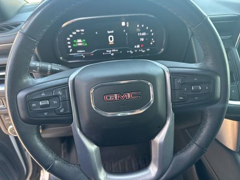 Used 2022 GMC Yukon SLT w/ SLT Luxury Package image 6