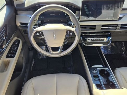 Used 2023 Lincoln Corsair FWD image 14