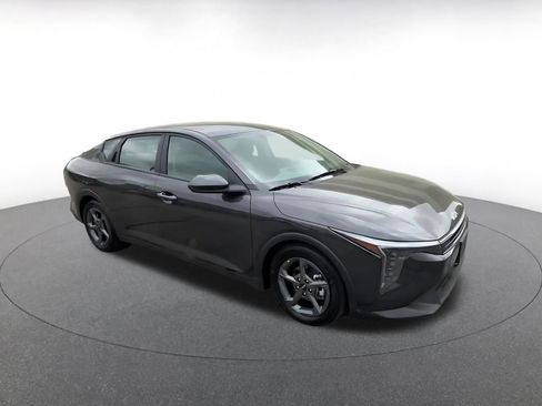 Used 2025 Kia K4 LXS image 2