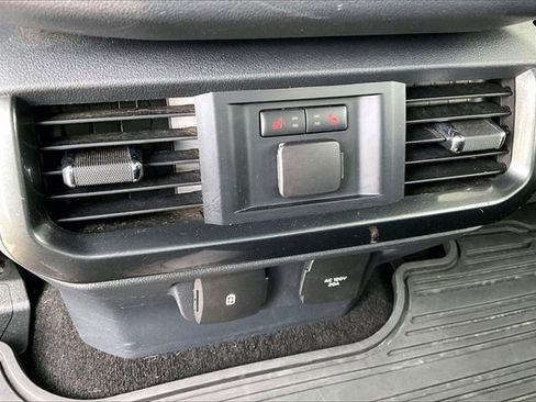 Used 2022 Ford F150 Lariat w/ Equipment Group 502A High image 32