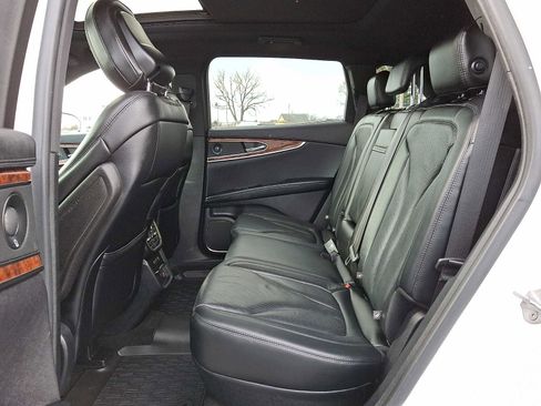 Used 2020 Lincoln Nautilus Reserve image 10