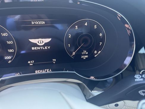 Certified 2022 Bentley Bentayga image 7