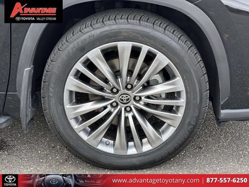 Used 2022 Toyota Highlander Platinum AWD/4WD image 11