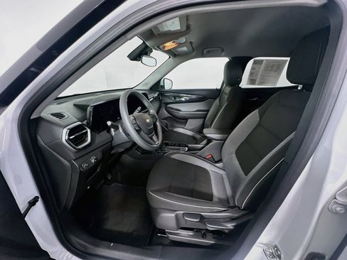 Used 2025 Chevrolet TrailBlazer LT FWD image 13