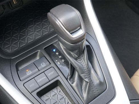 Used 2021 Toyota RAV4 XLE Premium FWD image 14