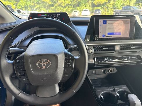 Used 2025 Toyota Prius LE FWD image 12