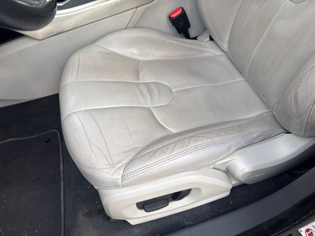 Used 2013 Land Rover Range Rover Evoque Pure Plus AWD/4WD image 12